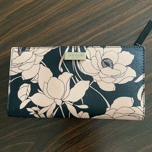 Brand new Kate Spade Gardenia wallet in perfect condition